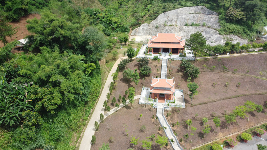 Để tưởng nhớ, tri ân các Anh hùng liệt sỹ tại Ngã ba Cò Nòi, tỉnh Sơn La đã và đang tôn tạo mở rộng khu di tích. di-tich-nga-3-co-noi-2.jpg