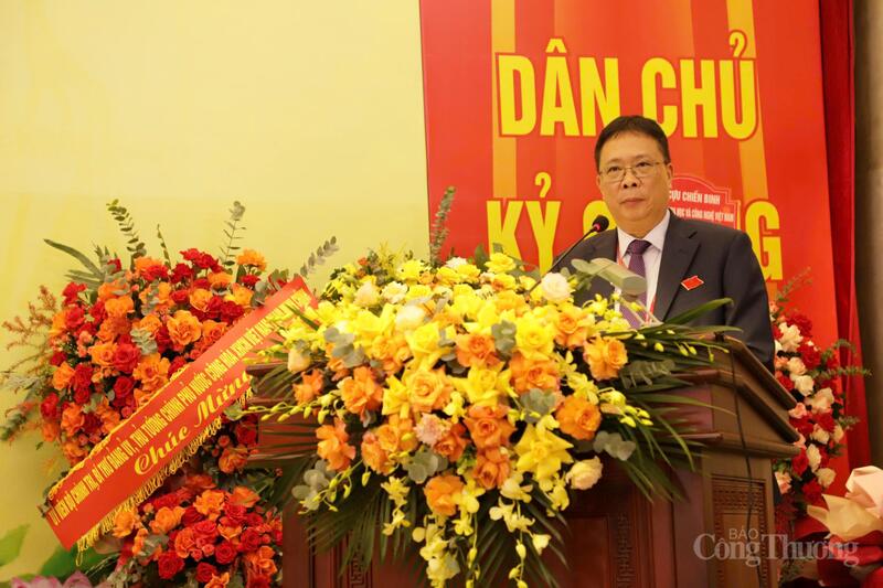 GS. VS Châu Văn Minh - Chủ tịch Viện Hàn lâm Khoa học và Công nghệ Việt Nam - phát biểu khai mạc đại hội