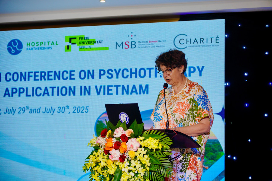 Bà Helga Margarete Barth, Đại sứ Cộng hòa liên bang Đức tại Việt Nam phát biểu. img-20250729-114941.jpg