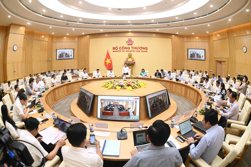 Toàn cảnh Hội nghị làm việc giữa Ban Thường vụ Đảng ủy, Lãnh đạo Bộ Công Thương và các Sở Công Thương, Chi cục Quản lý thị trường các tỉnh, thành phố