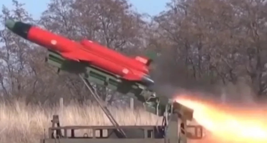 Máy bay không người lái Dan-M làm cạn kiệt tên lửa phòng không phương Tây