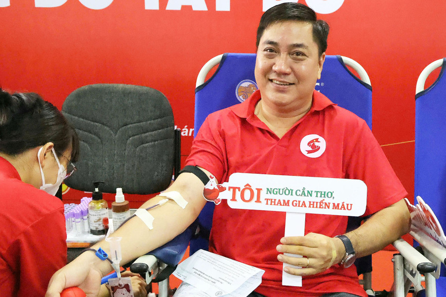 Người dân tham gia hiến máu tình nguyện trong tháng 7/2025 tại TP Cần Thơ.