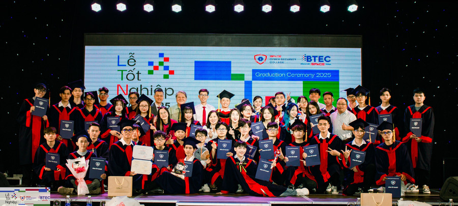 Lễ tốt nghiệp của sinh viên Trường Cao đẳng An ninh mạng iSPACE. Ảnh: Gia Hưng thay-doi-de-but-pha-2.jpg