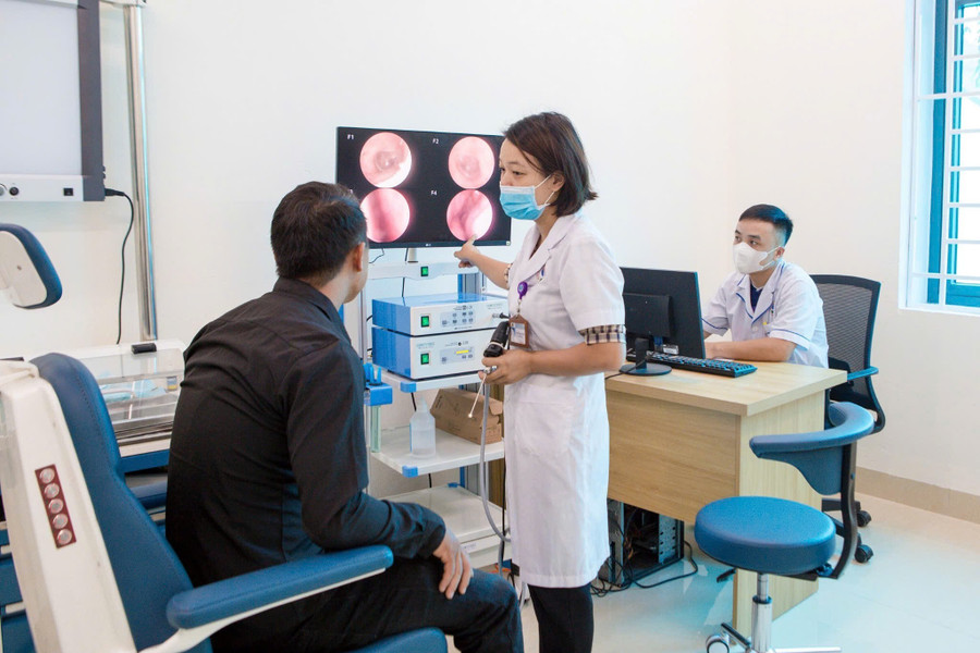 Chăm lo sức khỏe cho người dân của lực lượng Y, Bác sỹ. 1000039968.jpg