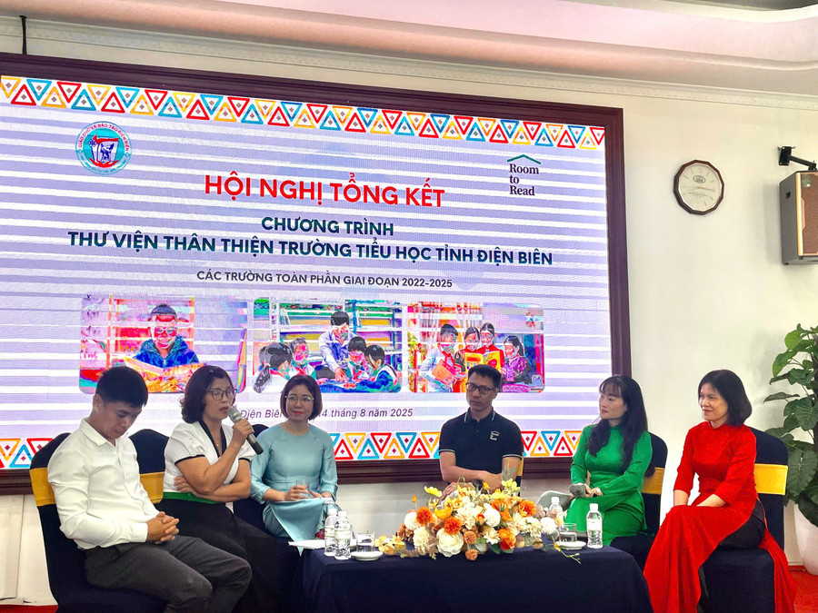 Tọa đàm trao đổi kinh nghiệm trong khuôn khổ hội nghị tổng kết.