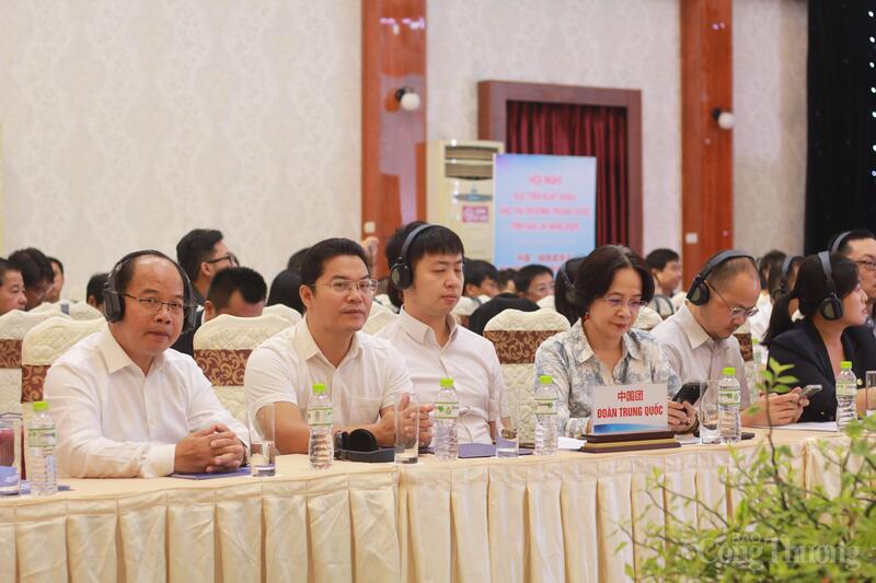 Đoàn doanh nghiệp Trung Quốc tham dự hội nghị