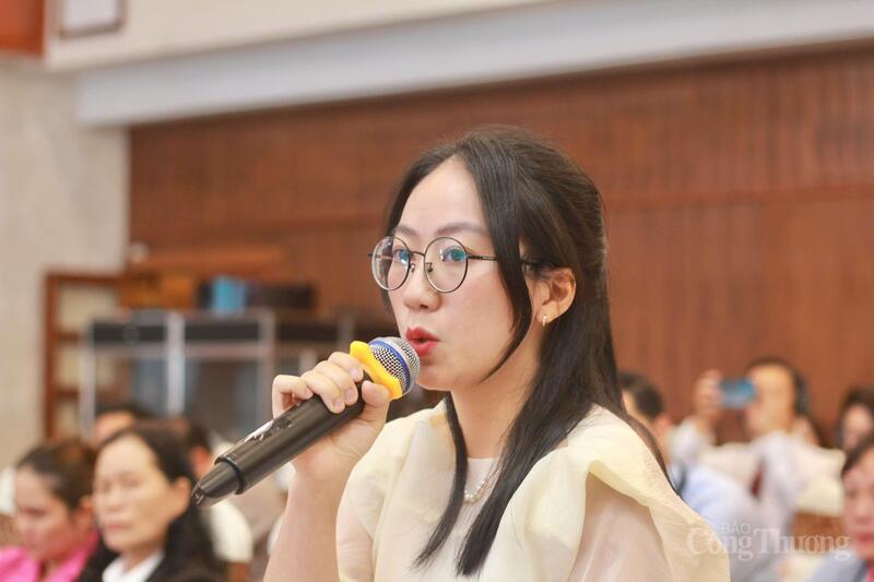 Đại diện các doanh nghiệp trên địa bàn tỉnh Gia Lai phát biểu tại hội nghị