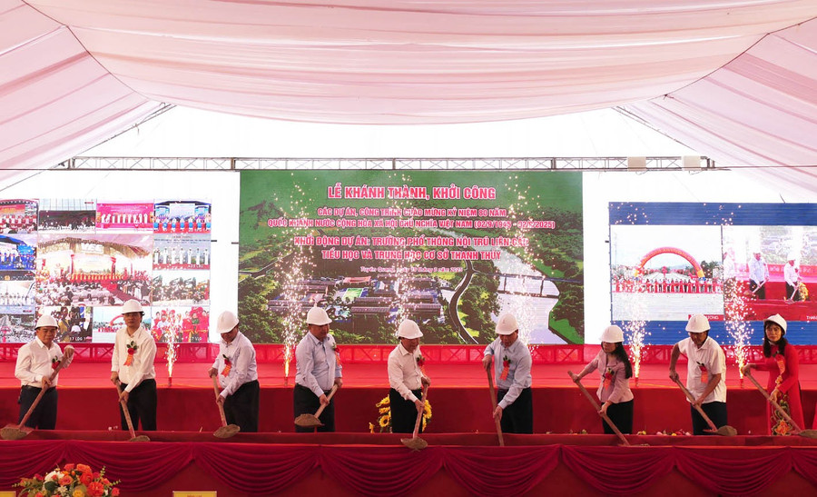 Lễ khởi công Trường Phổ thông nội trú liên cấp Tiểu học&THCS Thanh Thủy, Tuyên Quang. (Ảnh; Khánh Toàn)