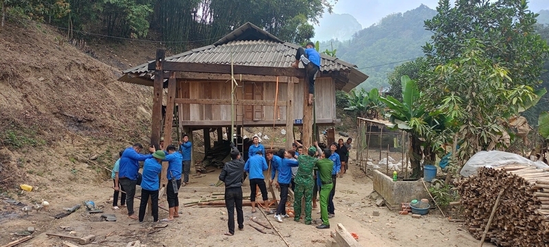 Việc hoàn thành xóa nhà tạm, nhà dột nát có ý nghĩa nhân văn sâu sắc, thể hiện sự kết tinh của lòng nhân ái, là minh chứng cho sự đoàn kết của Đảng bộ, chính quyền và nhân dân các dân tộc trên địa bàn tỉnh Thanh Hóa. Ảnh: Quỳnh Trâm