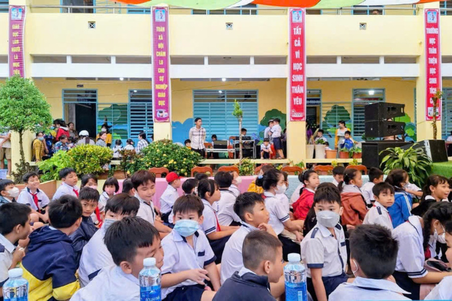 Học sinh tại tỉnh An Giang tựu trường ngày 29/8, khai giảng ngày 5/9. Ảnh: Trọng Nhân.