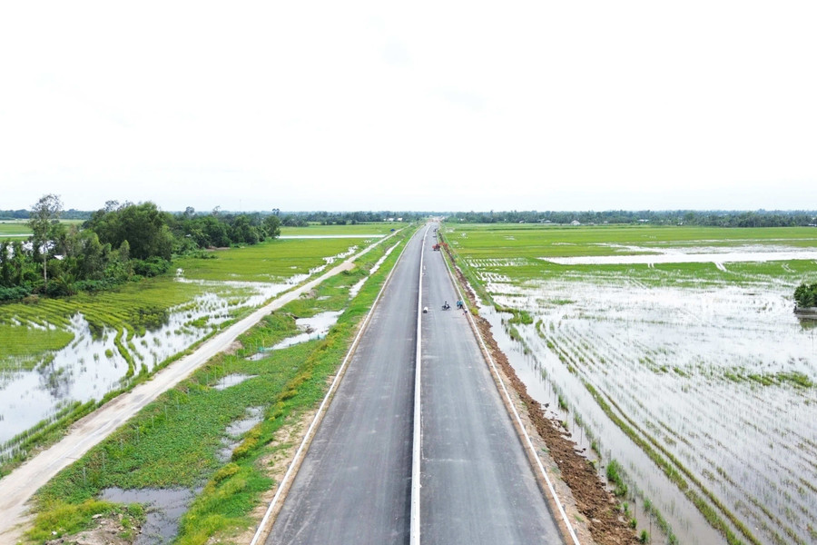 Cao tốc Cần Thơ - Cà Mau nhìn từ trên cao. cao-toc-ctcm.jpg