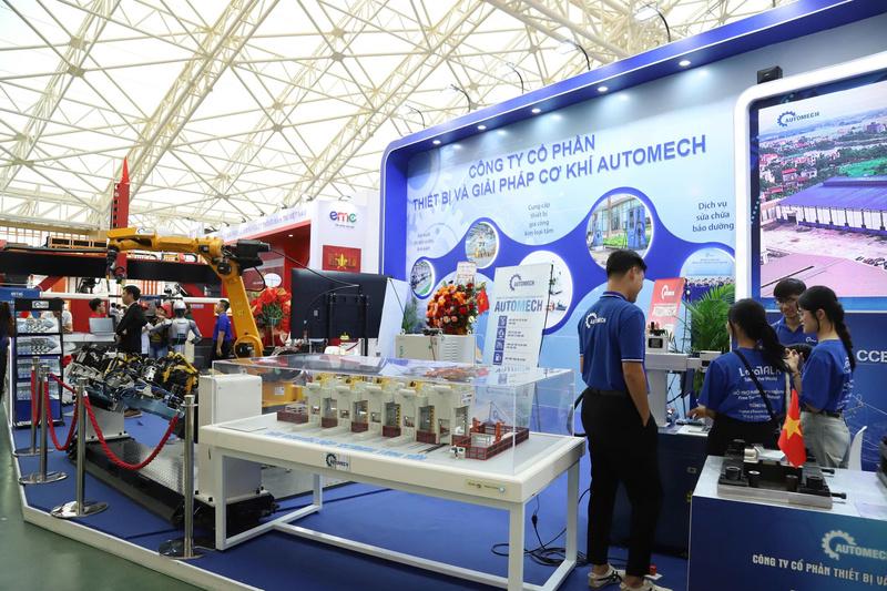 Việt Nam cần tạo điều kiện thuận lợi để doanh nghiệp tham gia phát triển CNHT. Ảnh: NH