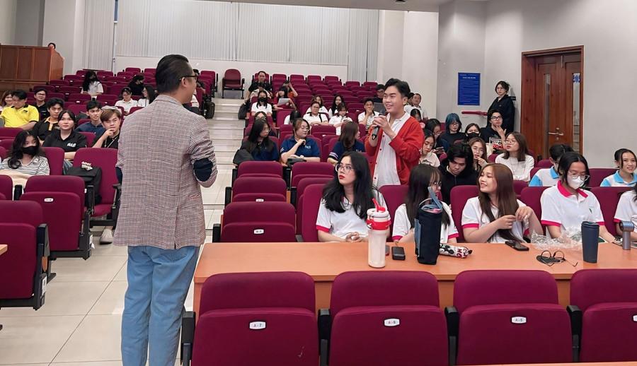 Buổi định hướng chiến lược hoạt động của hơn 70 câu lạc bộ sinh viên tại Trường Đại học Mở TP Hồ Chí Minh. Ảnh minh họa: NVCC