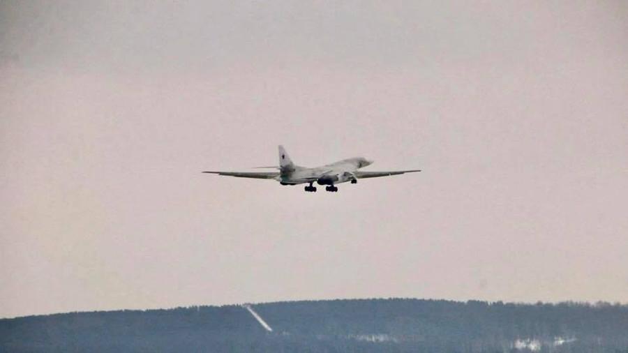 Phi đội oanh tạc cơ Tu-160 của Nga đang ở trong tình trạng già cỗi. pershyj-polit-modernizovanogo-tu-160m-1.jpg