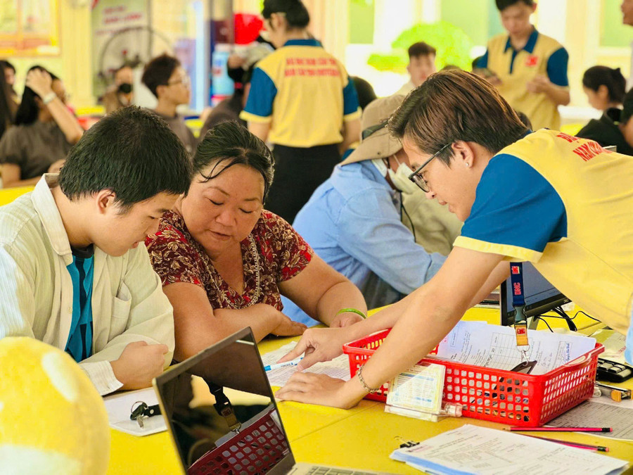 Không khí tuyển sinh tại Trường ĐH Nam Cần Thơ.