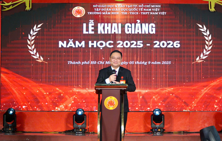 khai-giang-nam-viet.jpg