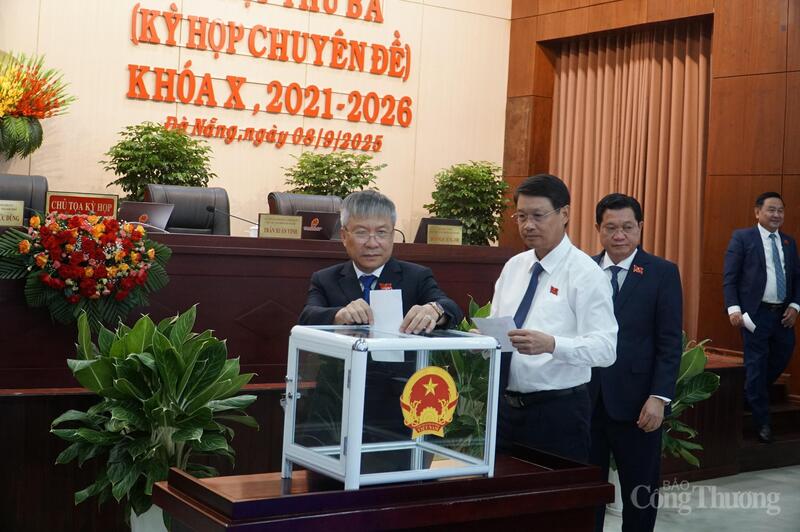 HĐND TP. Đà Nẵng bỏ phiếu bầu chức danh Chủ tịch UBND TP. Đà Nẵng theo hình thức bỏ phiếu kín