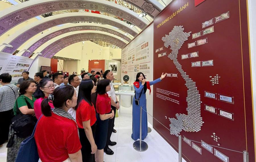 Triển lãm 80 năm thành tựu Đất nước với nhiều phân khu, không gian thể hiện sự phát triển và hội nhập mạnh mẽ của Việt Nam. cong-nghiep-van-hoa-viet-nam-suc-manh-mem-duoc-khang-dinh-2.jpg