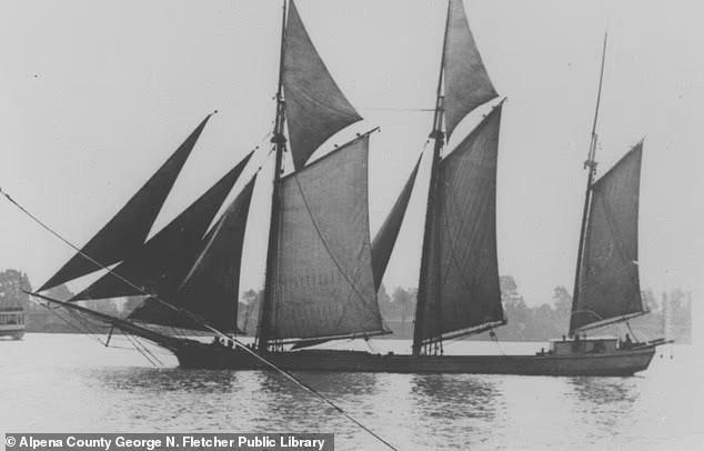 Năm 1891, tàu Thomas Hume biến mất mà không có bất kỳ tín hiệu cấp cứu nào, cùng với thủy thủ đoàn bên trong Tam giác Michigan. hai-tam-giac-bi-an-an-chua-nhieu-bi-mat-chet-nguoi-hon-bermuda-3.jpg