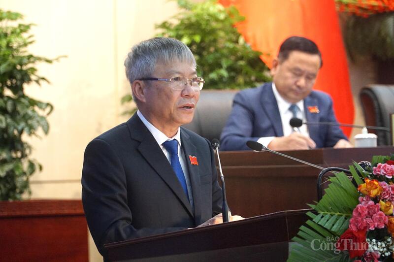 Chủ tịch HĐND TP. Đà Nẵng Nguyễn Đức Dũng phát biểu khai mạc Kỳ họp