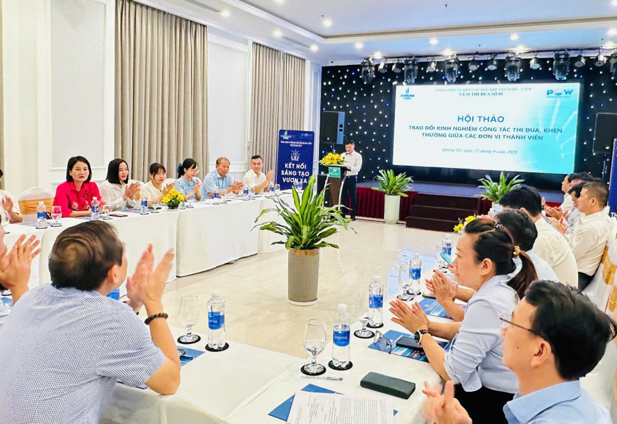 Toàn cảnh hội thảo thi đua - khen thưởng Cụm thi đua số 1 - PV Power. z7003533648306-858c8e98624079e569ebbbe7e5460b5c.jpg