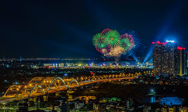 Triển lãm khép lại, nhưng dư âm của sự kiện còn mãi. Dịp này, Ban tổ chức triển lãm gửi lời cảm ơn tới 28 Bộ và Cơ quan trung ương, 34 tỉnh thành trên cả nước, hơn 110 doanh nghiệp và tập đoàn kinh tế lớn cùng hơn 10 triệu lượt du khách là người Việt Nam, bạn bè quốc tế… đã cùng hội tụ để kiến tạo nên sự kiện triển lãm có quy mô lớn nhất trong lịch sử Việt Nam.