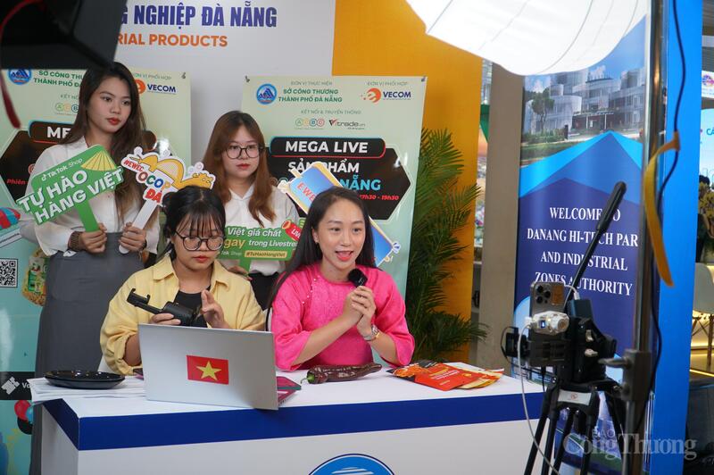 Hình thức livestream bán hàng đang giúp doanh thu thương mại điện tử B2C tại nhiều doanh nghiệp Đà Nẵng tăng mạnh