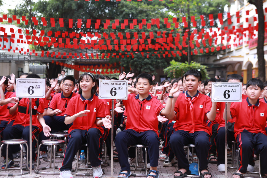 Khi xây dựng được môi trường học đường lành mạnh, các em sẽ có điều kiện để học tập và phát triển toàn diện. 2.jpg