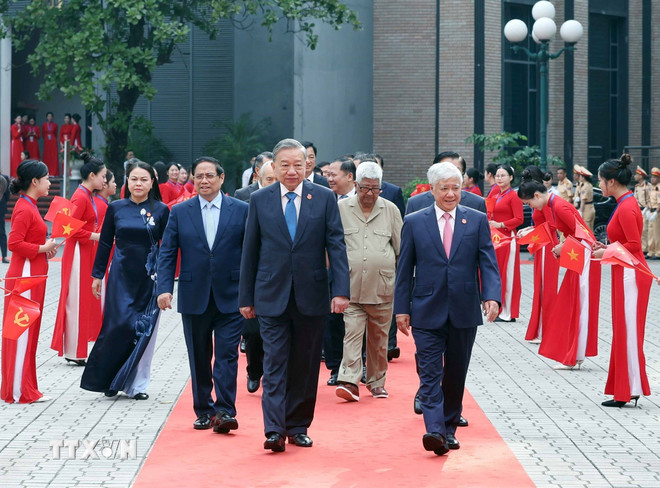Tổng Bí thư Tô Lâm, Thủ tướng Phạm Minh Chính dự Đại hội Đại biểu Đảng bộ Mặt trận Tổ quốc Việt Nam và các đoàn thể Trung ương. (Ảnh: Thống Nhất/TTXVN)