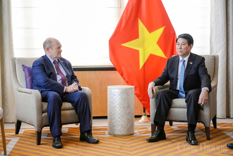 Chủ tịch nước Lương Cường đề nghị Thượng nghị sỹ Chris Coons thúc đẩy hợp tác giữa hai nước cũng như giữa bang Delaware và các địa phương của Việt Nam trên những lĩnh vực này.