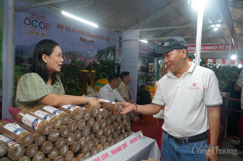 Nhiều sản phẩm OCOP Quảng Ngãi đã lên kệ siêu thị lớn và tham gia các hội chợ quốc tế, bước đầu khẳng định chỗ đứng trên thị trường ngoài nước