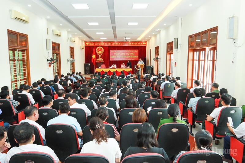Các đại biểu tham gia hội nghị.