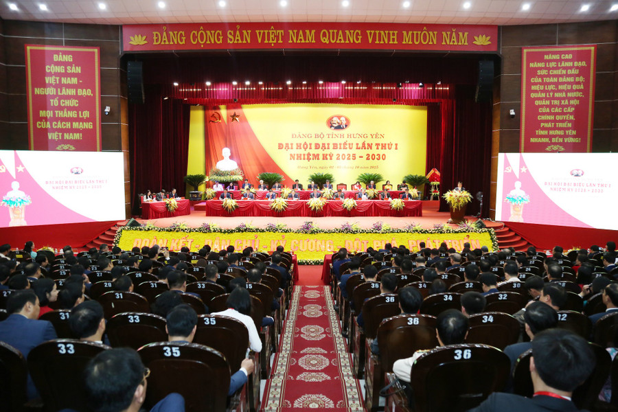 Đại hội đại biểu Đảng bộ tỉnh Hưng Yên lần thứ I, nhiệm kỳ 2025-2030 có sự tham dự của 438 đại biểu đại diện cho hơn 182.000 Đảng viên trong toàn Đảng bộ tỉnh.