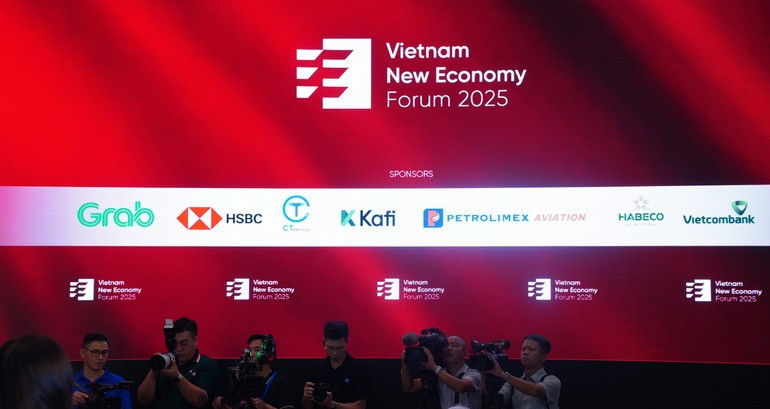 Tại Diễn đàn Kinh tế Mới 2025, các chuyên gia đều thống nhất rằng, để duy trì sức bật, Việt Nam phải xây dựng mô hình tăng trưởng mới, phát triển dựa trên công nghệ, đổi mới sáng tạo và phát thải thấp.
