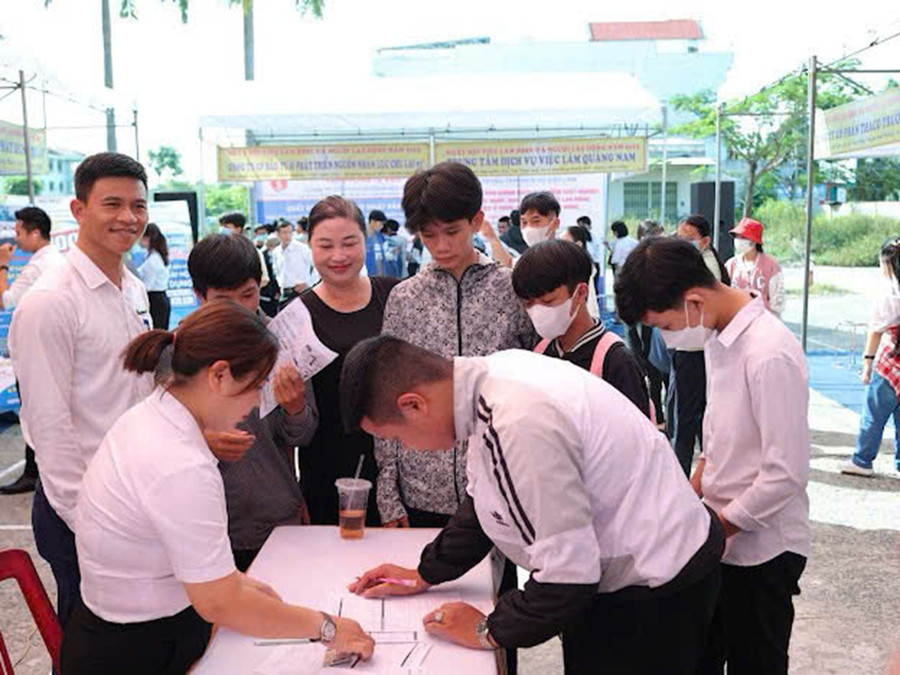 Nâng cao chất lượng đào tạo, tạo công ăn việc làm để giảm nghèo bền vững. 4380931274464162204.jpg