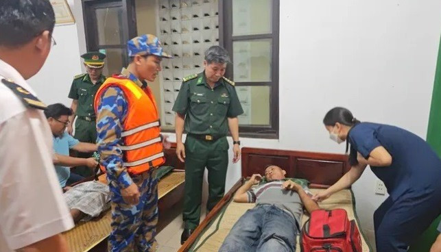 Các ngư dân được đưa vào đất liền. untitled.jpg