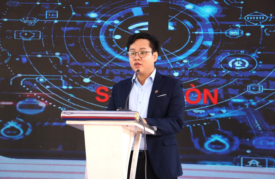 Tiến sĩ Lê Duy Tân, Giảng viên Trường Đại học Quốc tế - Đại học Quốc gia TPHCM chia sẻ về vai trò, giải pháp và bài học kinh nghiệm chuyển đổi số trong doanh nghiệp. cds-7.jpg