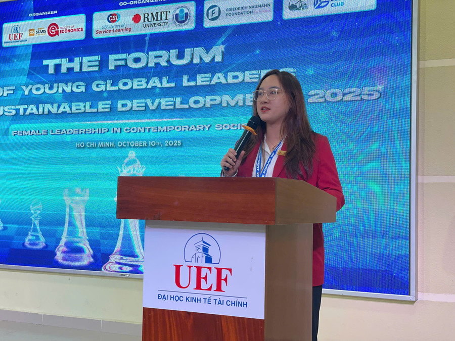 TS Đỗ Thị Thu Hà, Phó trưởng Khoa Kinh tế, Trường Đại học Kinh tế - Tài chính TPHCM phát biểu tại diễn đàn. Ảnh: Hà An.