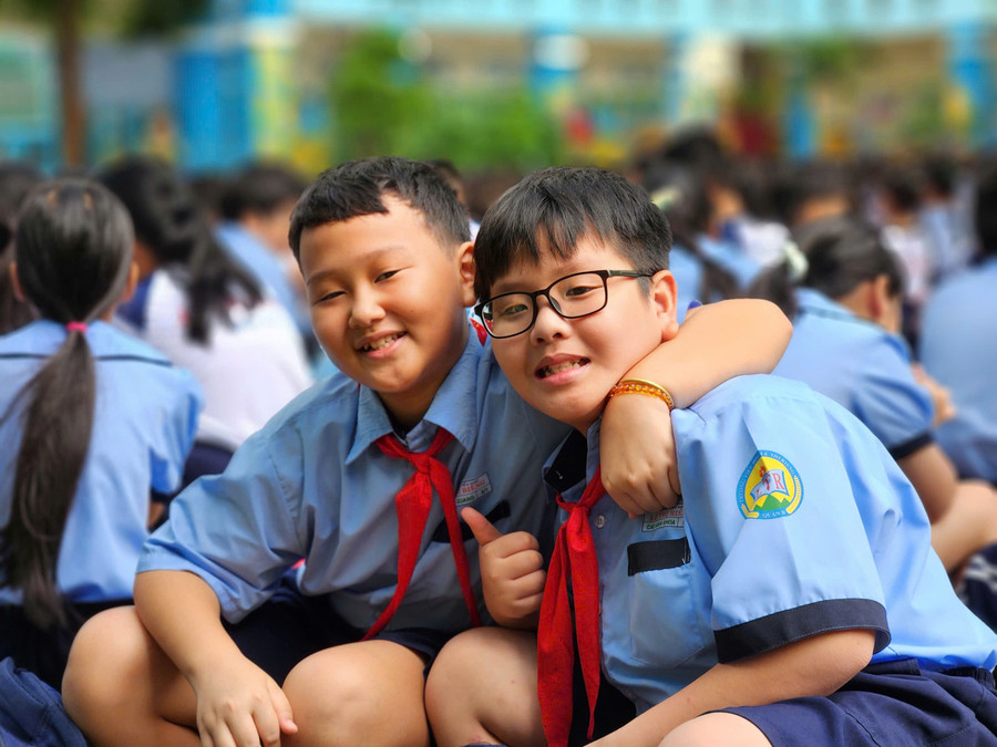 Em Trần Đăng Quang và em Cao Anh Khoa, Học sinh lớp 5/1 - Trường Tiểu học Lê Thị Riêng. z7110132087555-4cfc8d2a01a2f2c9ebc1f80e40879606.jpg