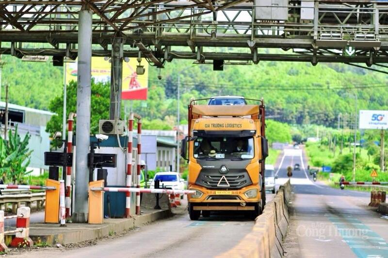 Hàng hoá vận chuyển qua Trạm thu phí BOT Tập đoàn Đức Long Gia Lai.