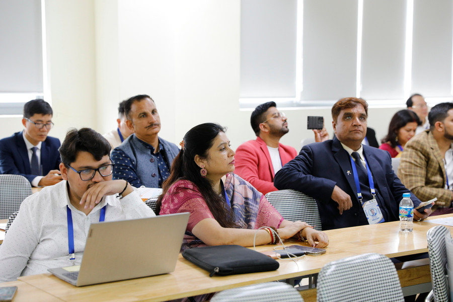 Đại biểu quốc tế tham dự. hoi-thao-4.jpg