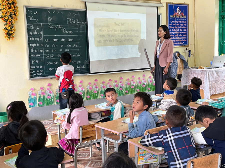 Công tác giáo dục và đào tạo với con em đồng bào dân tộc thiểu số được đặc biệt quan tâm. na-son-db-1.jpg