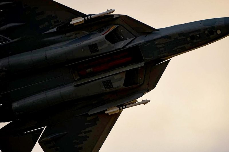 Tiêm kích Su-57 được trang bị nhiều loại vũ khí rất tiên tiến. photo-2025-11-08-11-49-09-2-25d.jpg