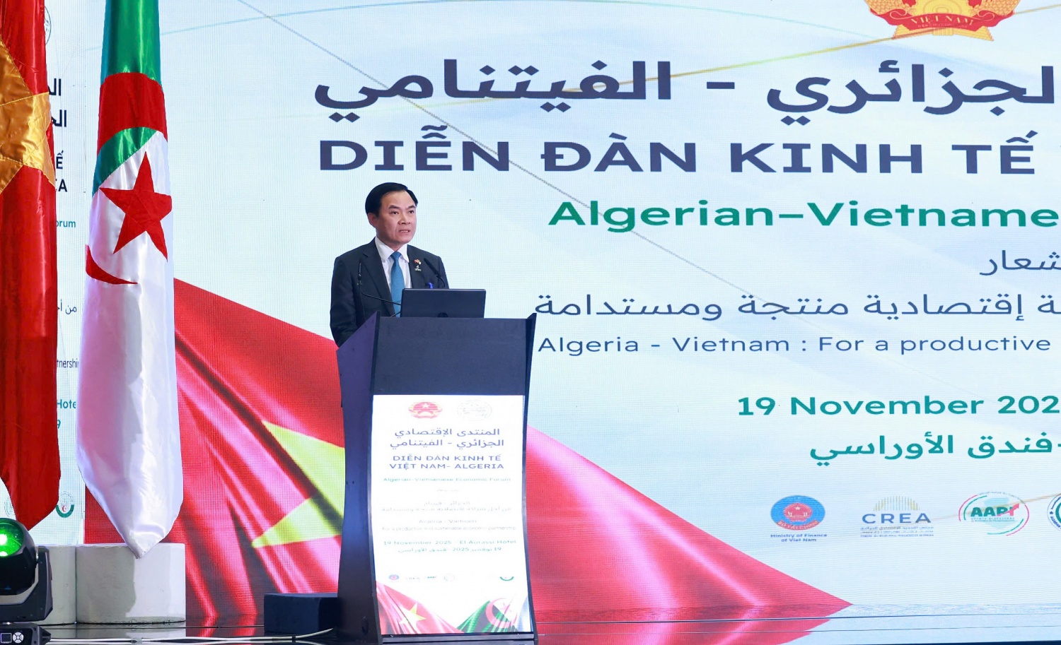 Năng lượng là lĩnh vực ưu tiên, cần mở rộng hợp tác, đầu tư tại Algeria để xuất khẩu sang nước thứ 3