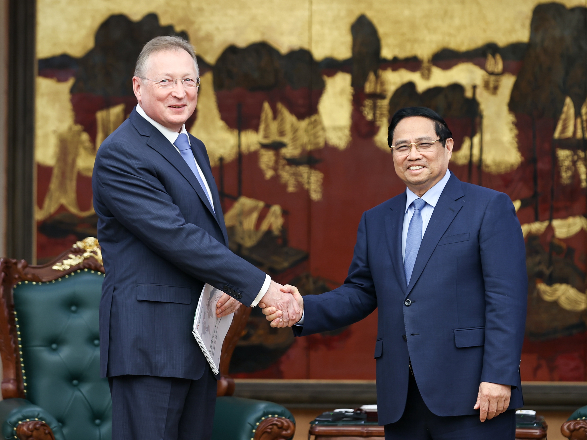 Tập đoàn dầu khí Zarubezhnef (Nga) muốn xây dựng trung tâm năng lượng tại Việt Nam Tập đoàn dầu khí Zarubezhnef (Nga) muốn xây dựng trung tâm năng lượng tại Việt Nam