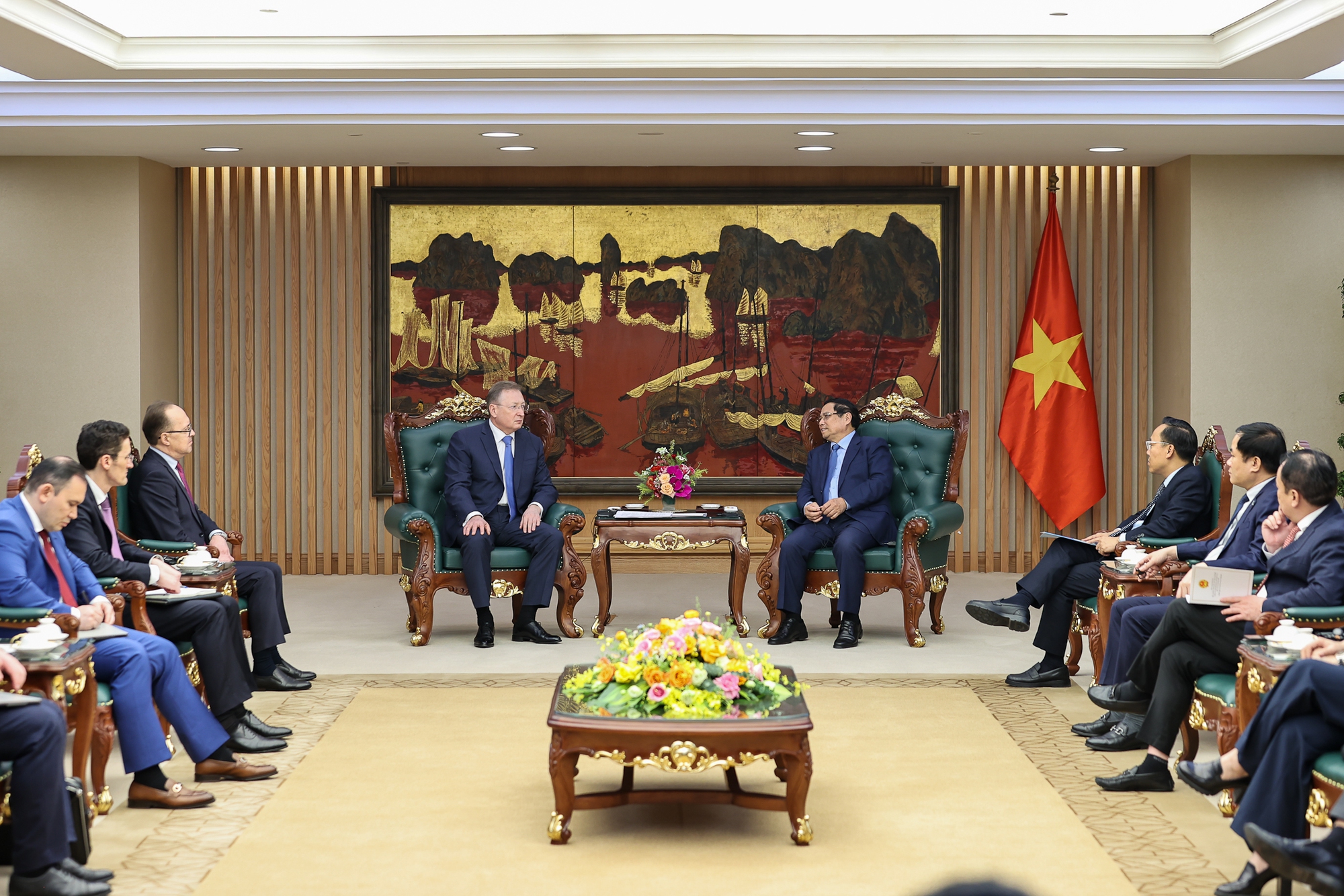 Tập đoàn dầu khí Zarubezhnef (Nga) muốn xây dựng trung tâm năng lượng tại Việt Nam Tập đoàn dầu khí Zarubezhnef (Nga) muốn xây dựng trung tâm năng lượng tại Việt Nam