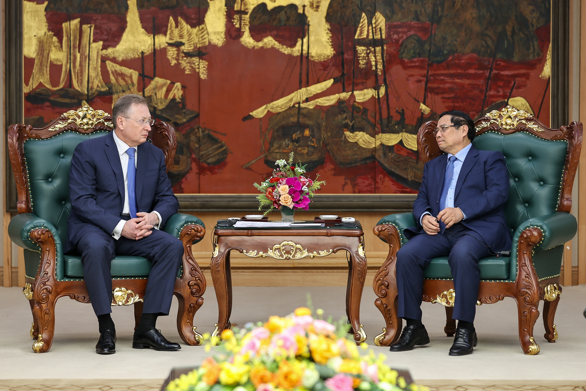 Tập đoàn dầu khí Zarubezhnef (Nga) muốn xây dựng trung tâm năng lượng tại Việt Nam Tập đoàn dầu khí Zarubezhnef (Nga) muốn xây dựng trung tâm năng lượng tại Việt Nam