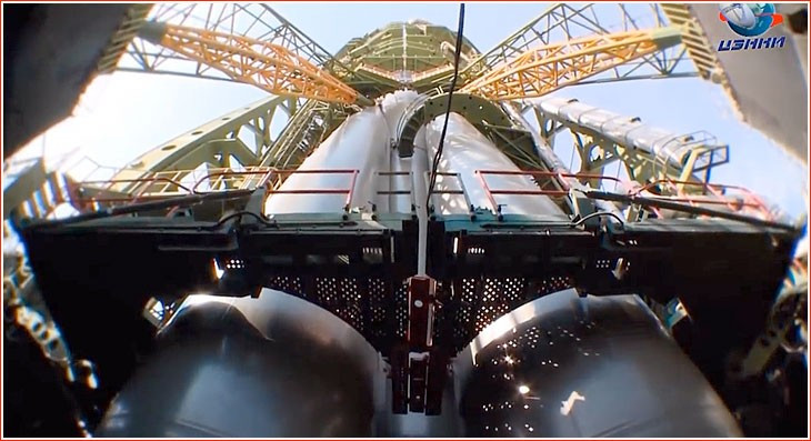 Cabin dịch vụ ở vị trí triển khai trong quá trình thử nghiệm tại nhà máy Tyazhmash ở Syzran. bridge-top-1.jpg