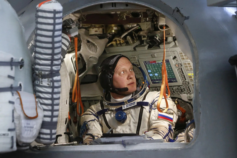 Phi hành gia Nga bị đình chỉ khỏi nhiệm vụ SpaceX vì nghi ngờ làm gián điệp