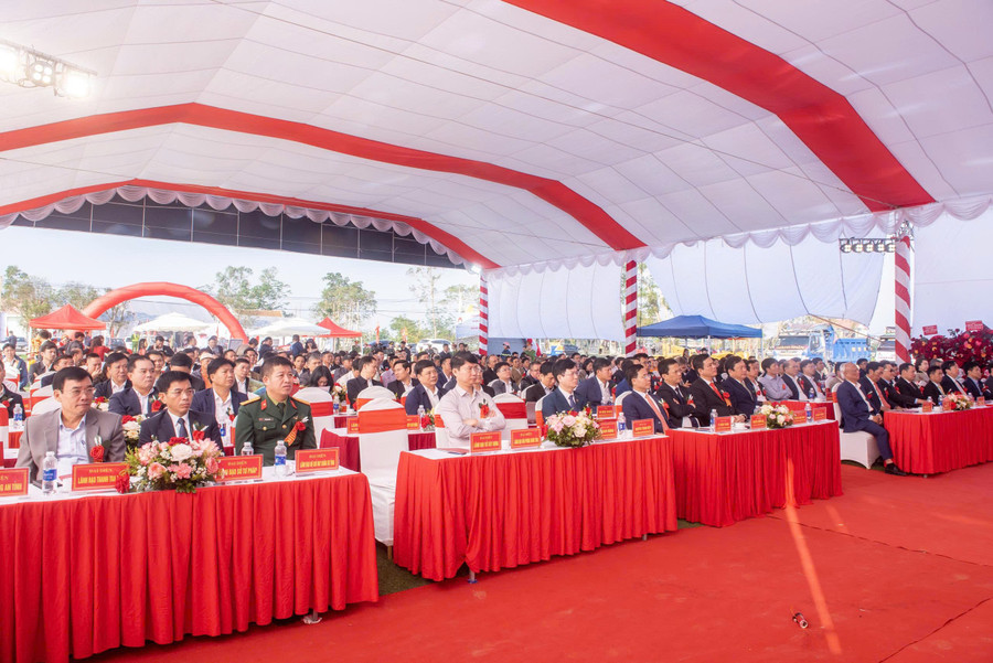 Các đại biểu dự lễ khởi công Dự án Bảo tàng Hà Tĩnh. db1b831ccb0f44511d1e.jpg